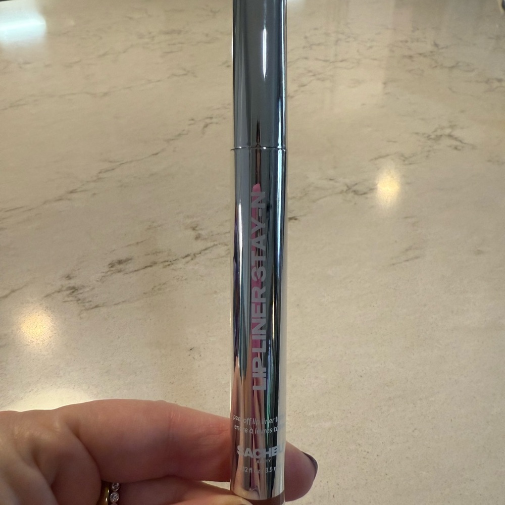 Sacheu lip liner stay and peel lip stain